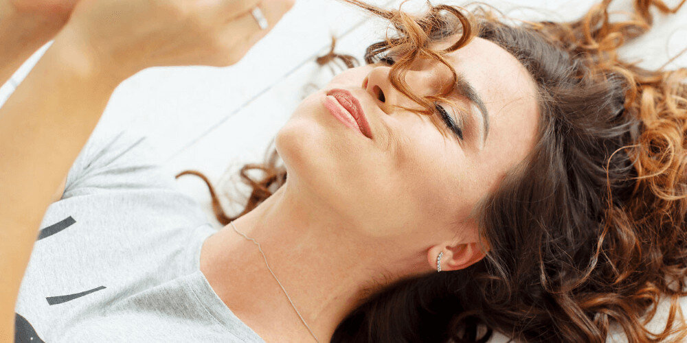 suszarko-lokówka SENCOR SHS 8401BK Dla zdrowych włosów generator jonów miękkie, odporne na uszkodzenia naturalny blask