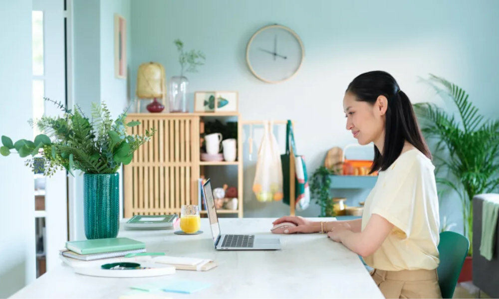 LOGITECH Signature M650 lifestyle