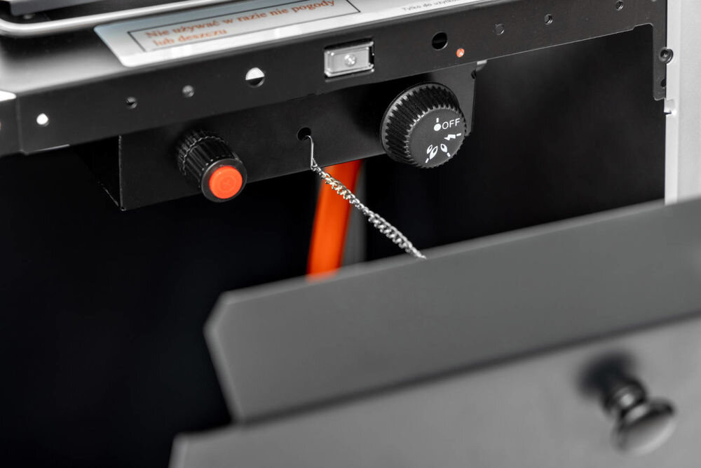 Gazowy parasol grzewczy ACTIVA Piramida Cheopsa 13602 pokrętło do regulacji płomienia panel urządzenia zapalacz piezoelektryczny