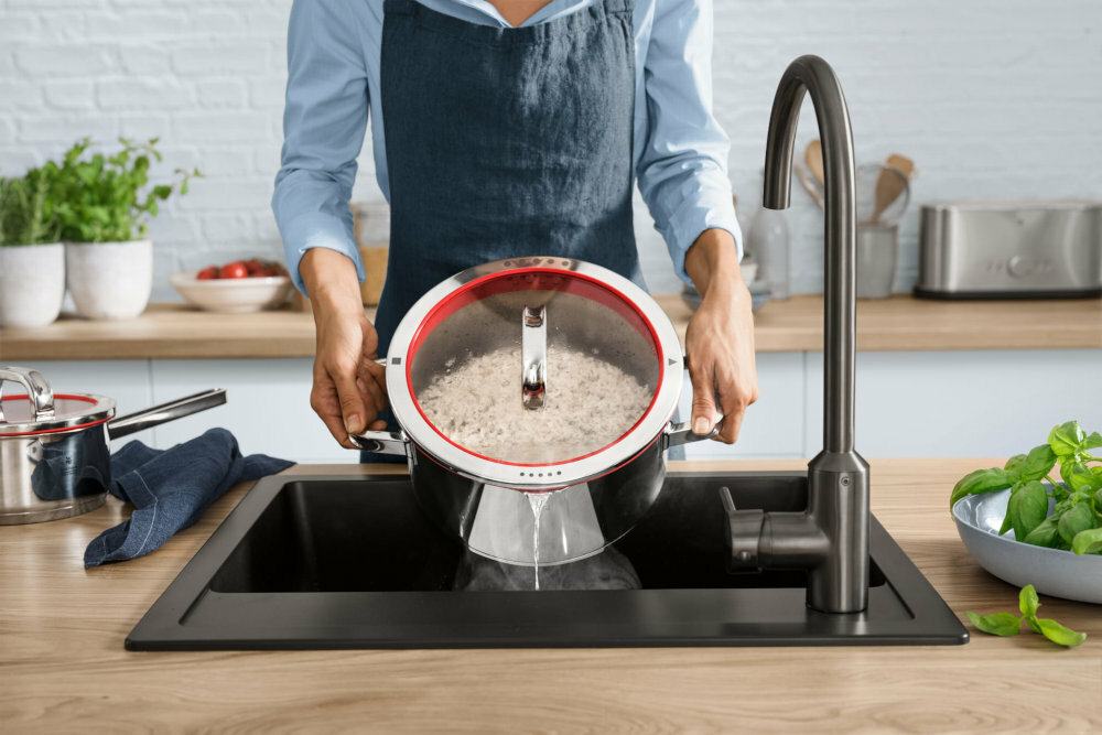 Garnek WMF Function 0761246380 24 cm wykonanie odporne na zarysowania latwe czyszczenie odporne na mycie w zmywarce