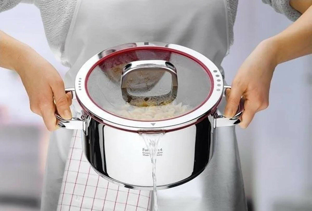 Garnek WMF Function 0760206380 20 cm wykonanie odporne na zarysowania latwe czyszczenie odporne na mycie w zmywarce