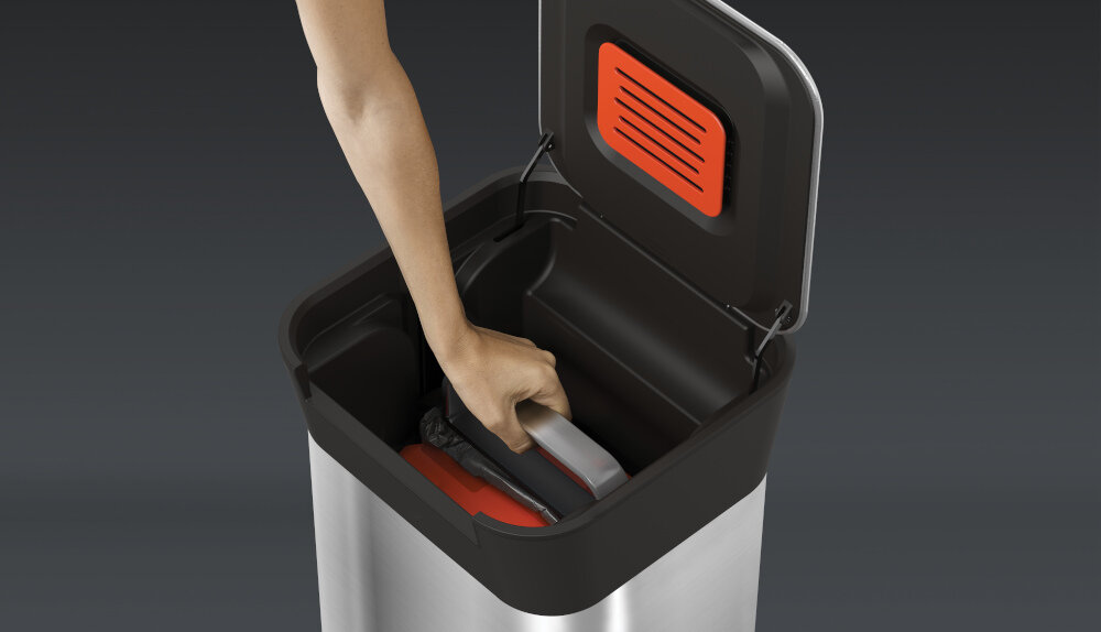 Kosz na śmieci JOSEPH JOSEPH 30037 20L Srebrno-czarny Wygodne opróżnianie wymiana worków worki