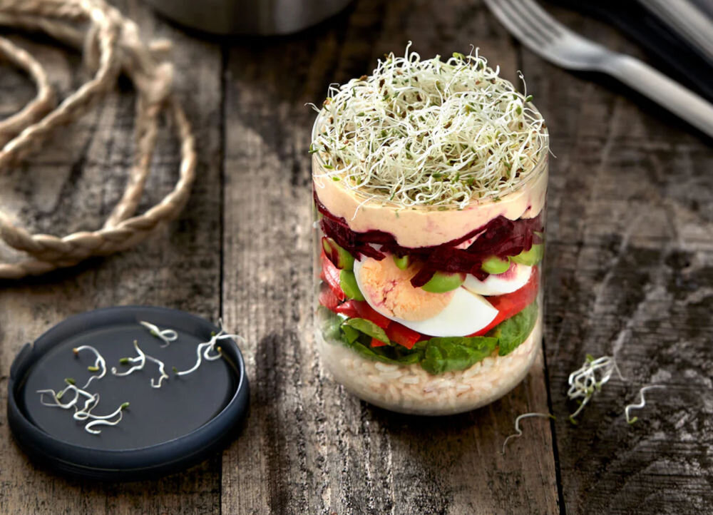 Pojemnik szklany BLACK+BLUM GR-LB-S014 0.45 L Migdałowy funkcjonalność wgoda codziennego użytkowania podgrzewanie w mikrofali i piekarniku silikonowa przykrywka otwór do uwalniania pary mozliwość mycia w zmywarce w górnym koszu możliwość zamrażania do przechowywania i podgrzewania jedzenia bez zbędnych trudnosci 