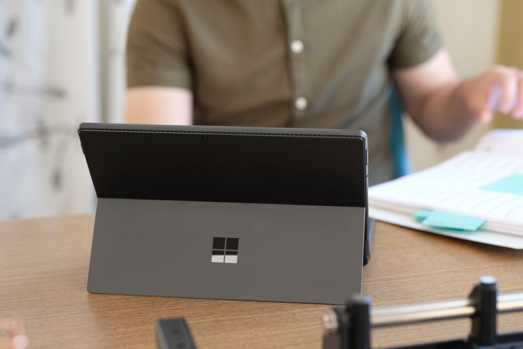 Surface Pro 8 Intel® Evo™ 2 w1 1 podpórka
