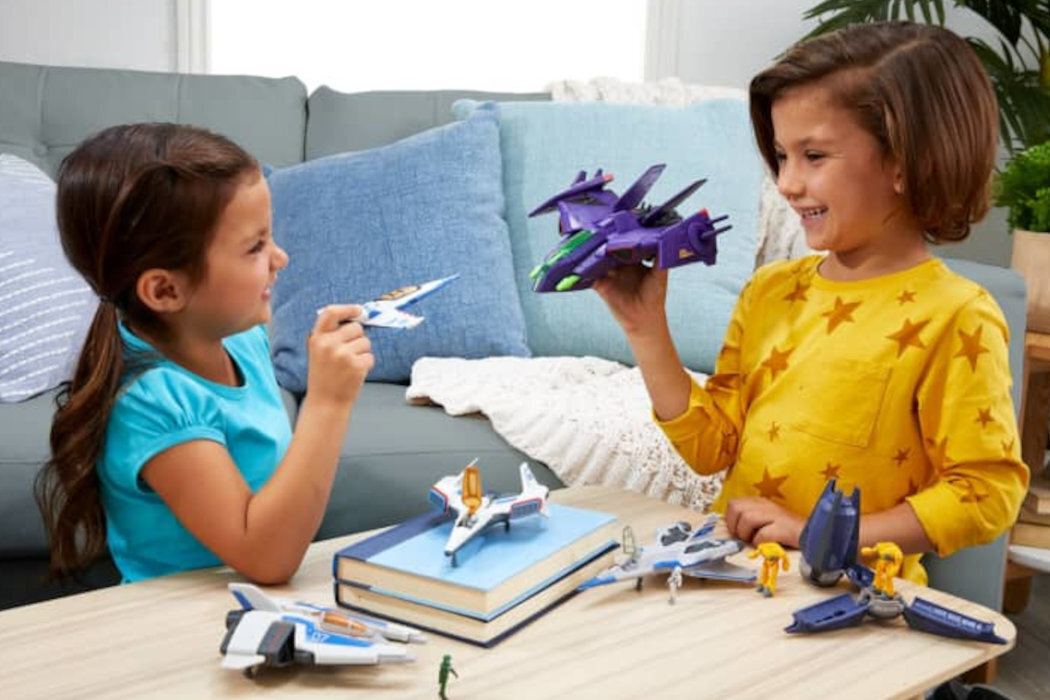 Statek kosmiczny MATTEL Disney Pixar Zurga HHJ61 Jasnozielone tylne światła i odgłosy silnika zapewniają realistyczną grę bitewną Odtwórz sceny z ekscytującej animowanej przygody na statku kosmicznym
