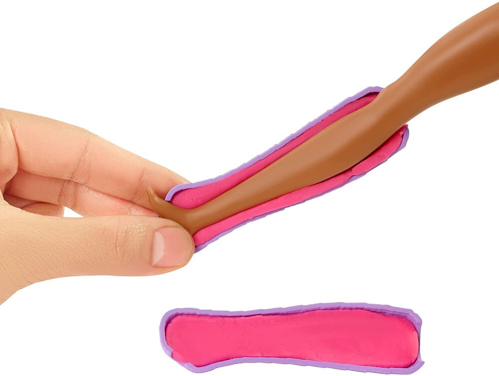 Lalka Barbie U lekarza - Zakładamy gips HFT68