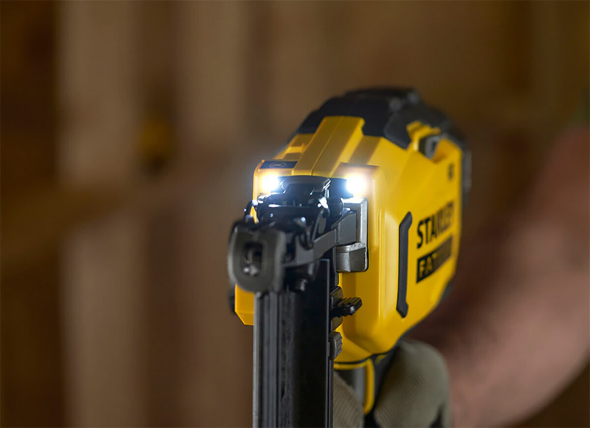 Młotowiertarka BOSCH GBH 180-LI 0615990M33 oświetlenie