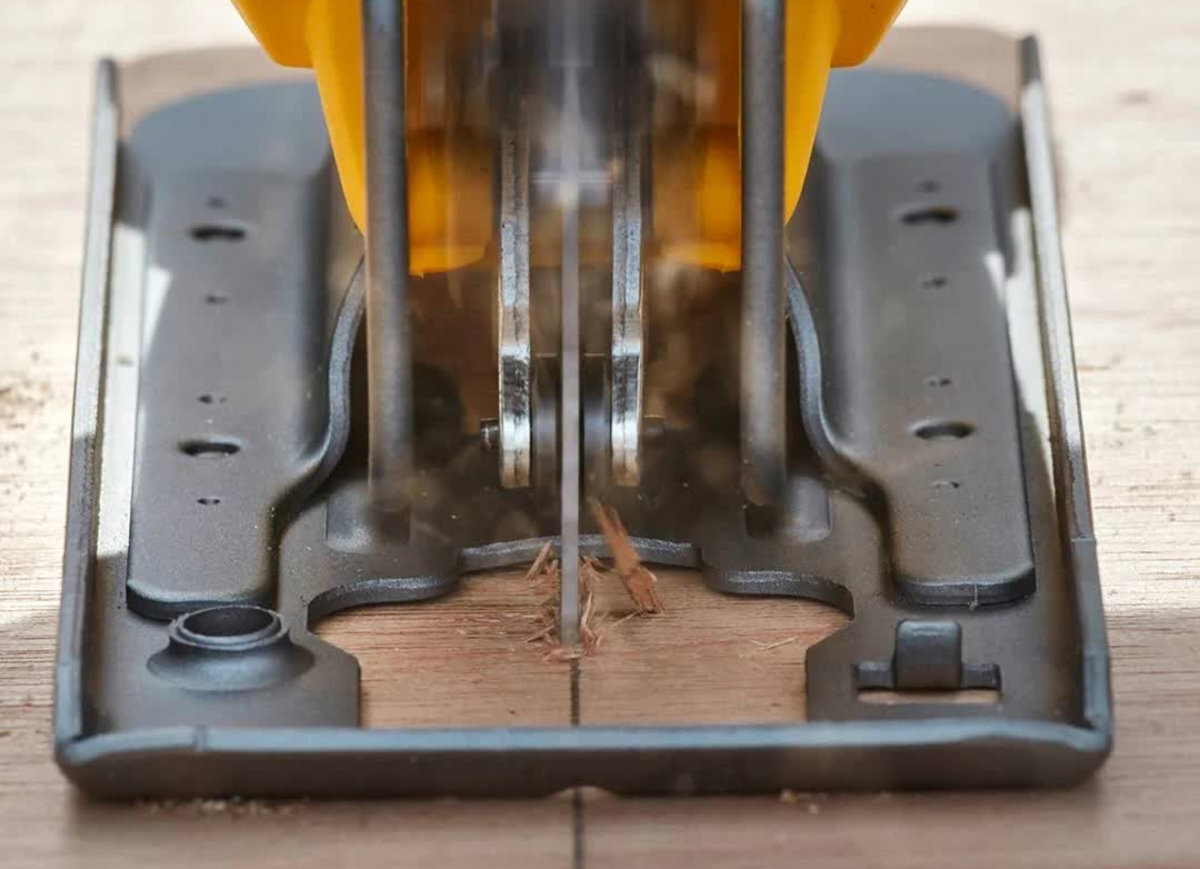 Wyrzynarka STANLEY Fatmax SFMCS600M2K uproszczone czynnóści pracownia profesjonalne