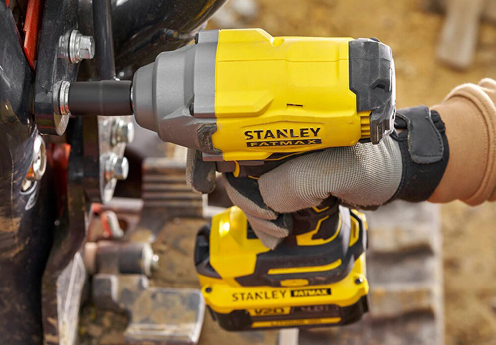 Klucz udarowy STANLEY Fatmax SFMCF920B-XJ dioda LED