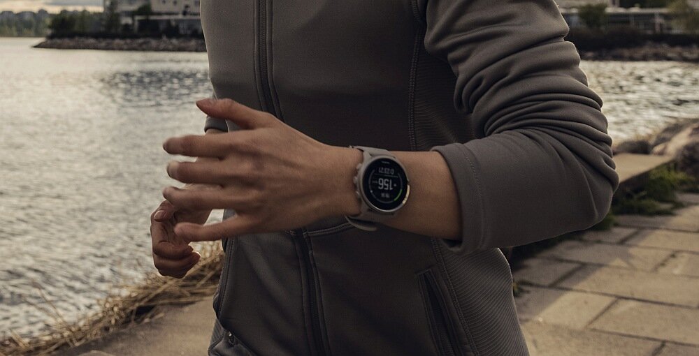 Smartwatch 5 Peak ekran bateria pomiar czujniki zdrowie sport tryby aplikacje łączność
