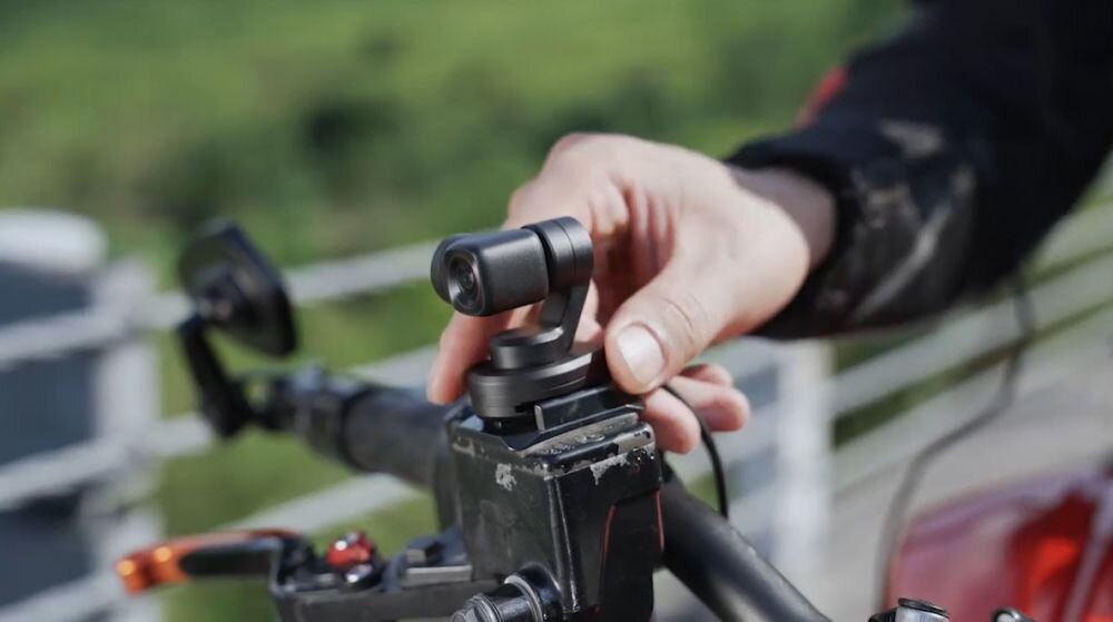 Kamera FEIYUTECH Feiyu Pocket 2S   sport montaż nagrywanie stabilizacja montaż edycja filtry ostrość śledzenie tryby bateria akumulator zasilanie ładowanie rozdzielczość filmy obudowa odporność wielkość łączność sterowanie 