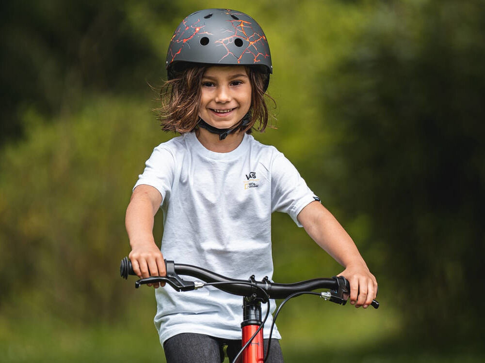 Kask HORNIT Lava LAS828 Czarno-pomarańczowy dla Dzieci (rozmiar S) normy bezpieczeńswa wesoły motyw