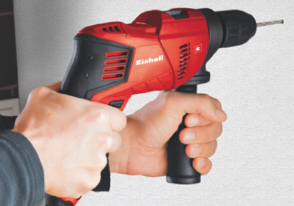 Wiertarka udarowa EINHELL TC-ID 720-1 E funkcja udaru częstotliwość udaru do 44800 ud/min praca w betonie i w cegle do 13 mm