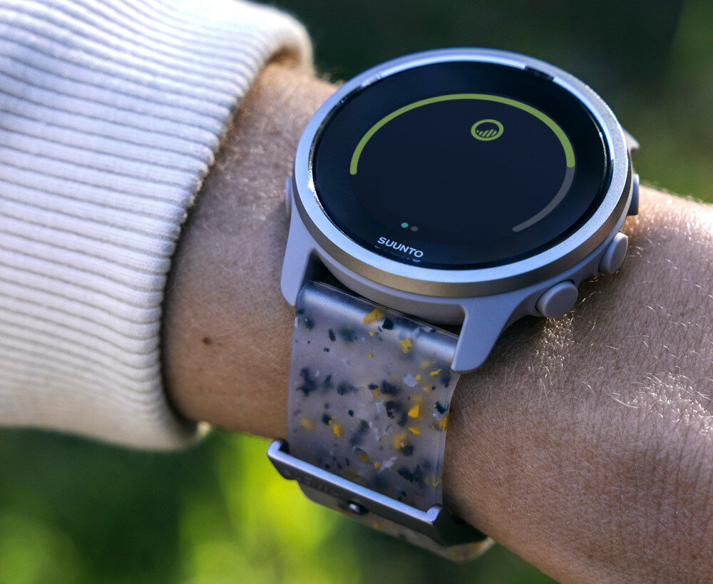 Smartwatch 5 Peak  ekran bateria pomiar czujniki zdrowie sport tryby aplikacje łączność 