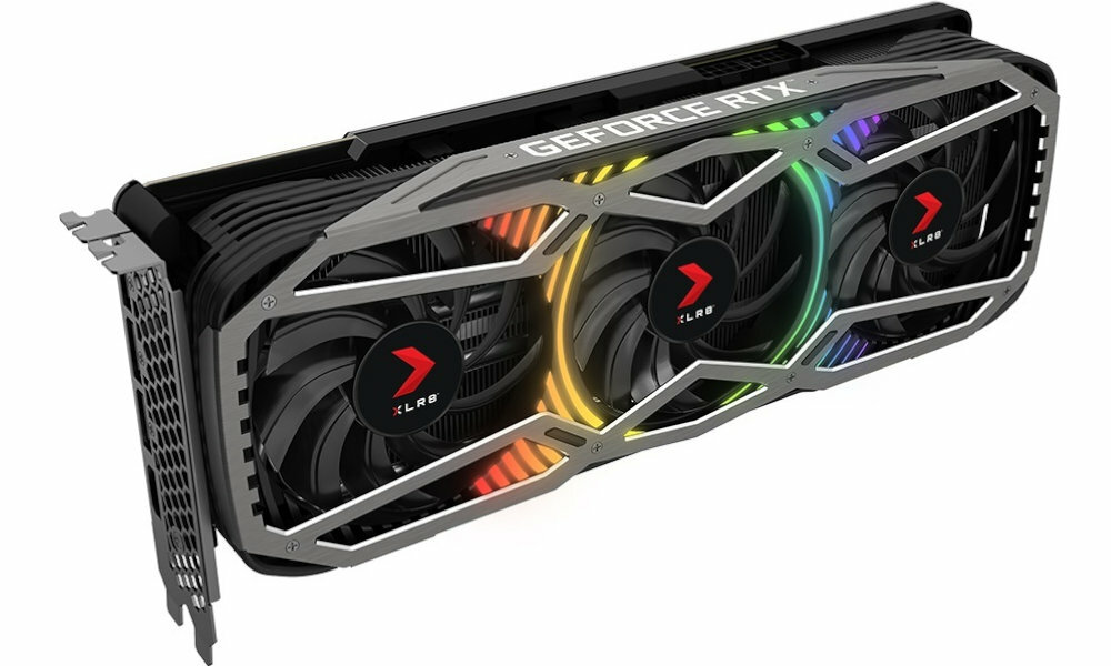 GeForce RTX 3070 Ti tyl skos