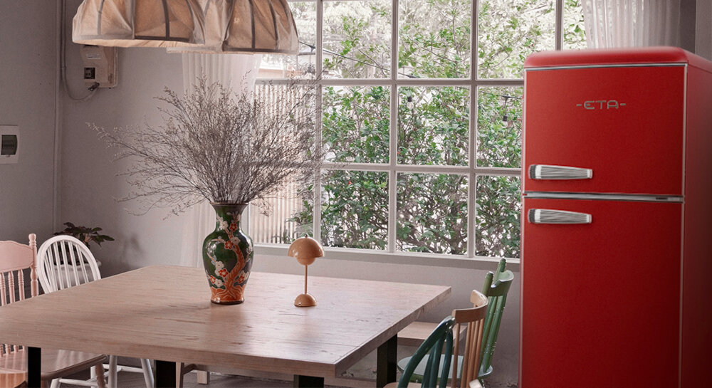 LODÓWKA ETA STORIO 253490030E RETRO wizualizacja komfort użytkowania cicha praca 44 dB regulowane nóżki łatwa wymiana uszczelki dopasowanie do kuchni blok dom kawalerka ETA Storio