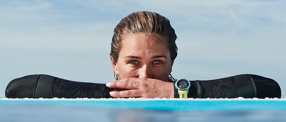 Smartwatch GARMIN Instinct ekran bateria sport zdrowie pasek koperta ładowanie pojemność rozdzielczość serce sen oddech ćwiczenia