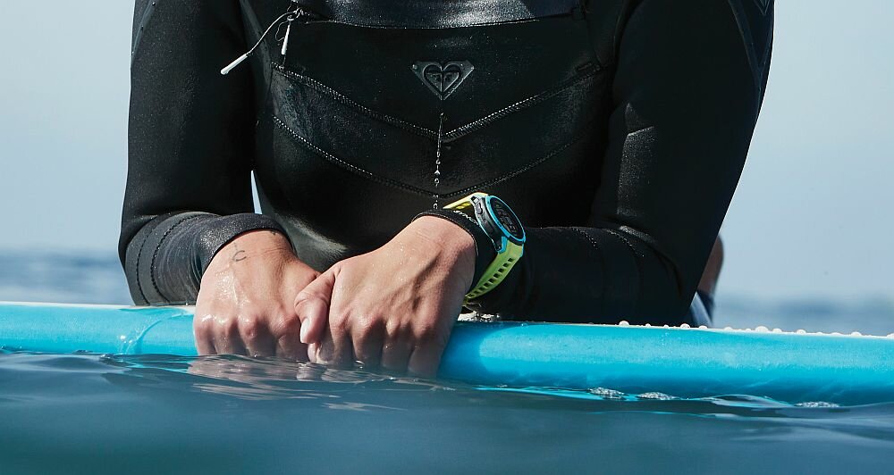 Smartwatch GARMIN Instinct ekran bateria sport zdrowie pasek koperta ładowanie pojemność rozdzielczość serce sen oddech ćwiczenia