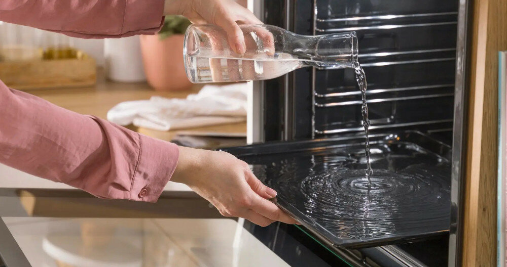 PIEKARNIK GORENJE BOS6737E06WG czyszczenie para woda bez szorowania