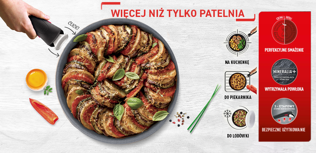 Patelnia TEFAL Ingenio Natural Force L3969102 z jedzeniem, obok dłoń trzymająca odpinaną rączkę. Wokół różne papryka, szczypiorek i jajko.