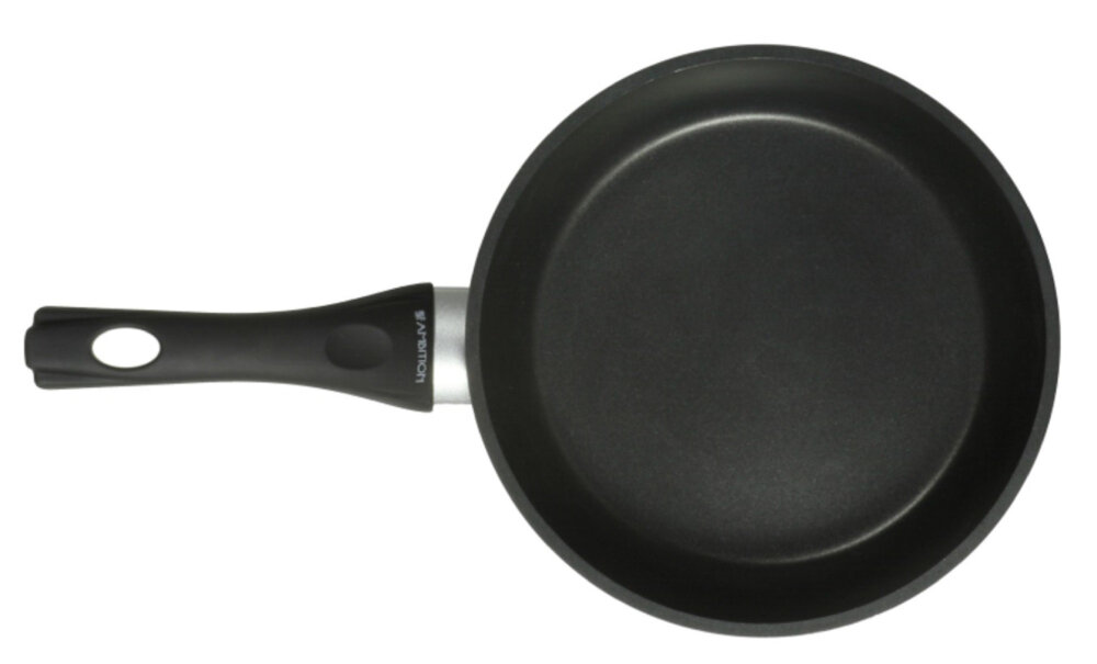Patelnia AMBITION Magnat Plus 26 cm do uzytku na wszystkich rodzajach kuchenek powloka Teflon™ Select wysoka jakosc