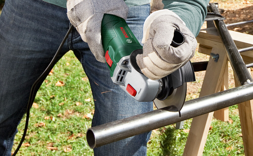 Szlifierka kątowa BOSCH PWS 750-125 06033A240D funkcja Restart Protection zapobiega ponownemu rozruchowi bezpieczna praca