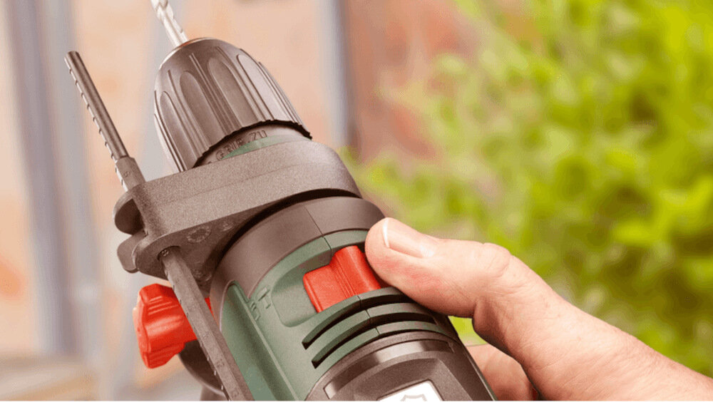 Wiertarka udarowa BOSCH EasyImpact 600 0603133020 funkcja udaru częstotliwość udaru do 45000 ud/min praca w betonie w cegle średnica wiercenia do 12 mm w drewnie do 25 mm w stali do 10 mm
