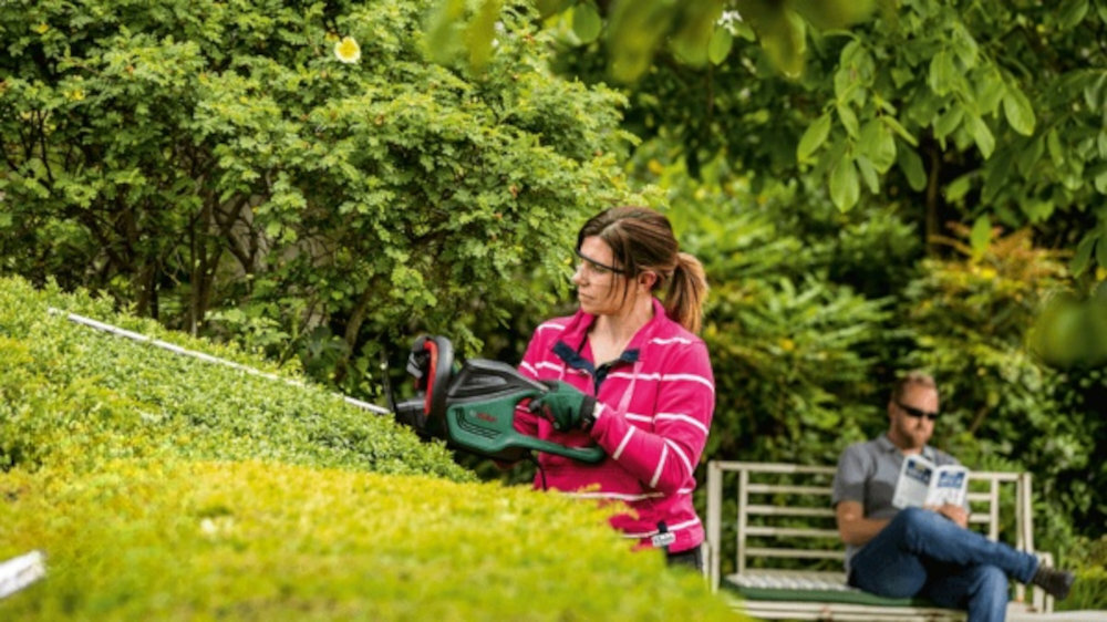 Nożyce do żywopłotu BOSCH Universal HedgeCut 50 elektryczne tajemniczy ogrod przed twoim domem