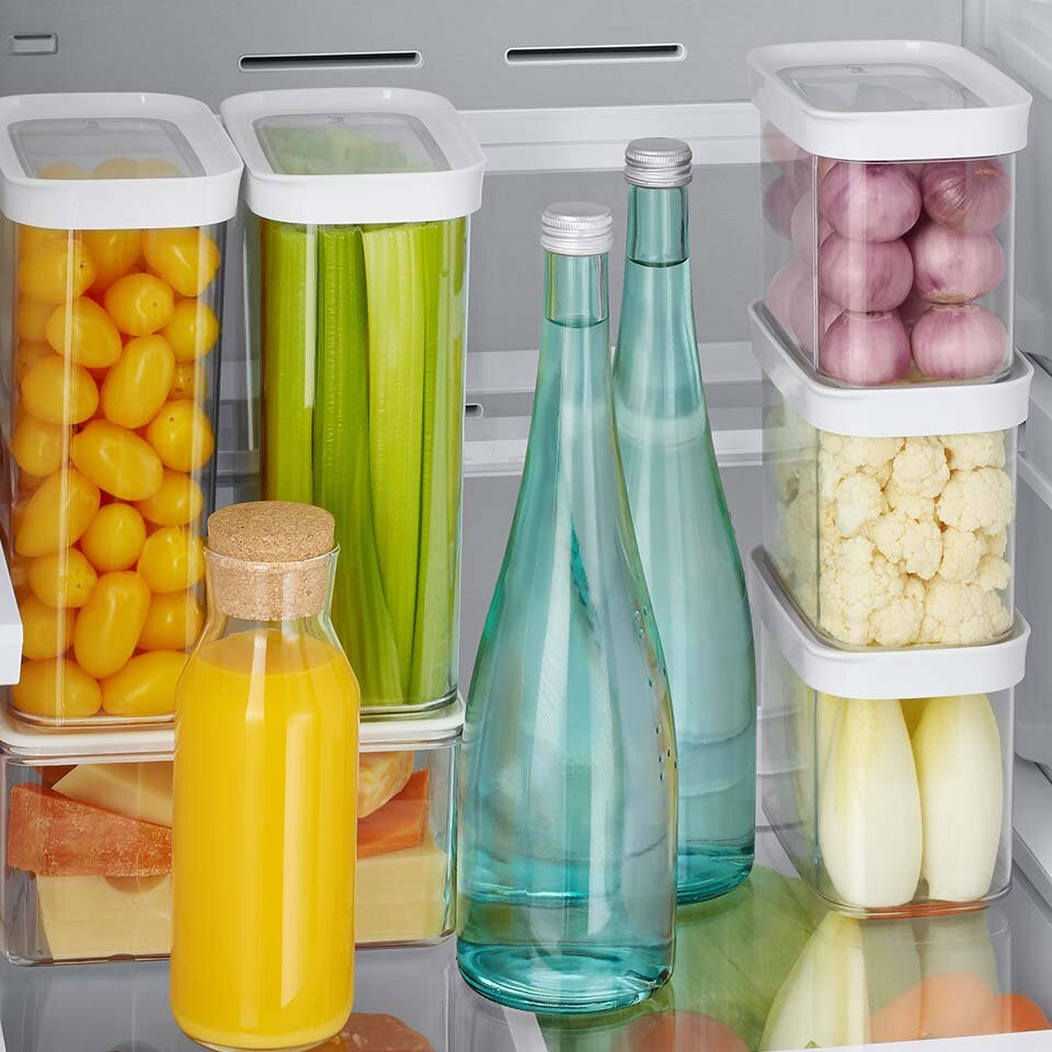 Na zdjęciu widać ile miejsca w lodówce RB38A7B6D22 powstanie, gdy złożysz specjalną półkę – możesz bez trudu schłodzić butelki o niestandardowych wymiarach Na zdjęciu widać ile miejsca w lodówce RB38A7B6D22 powstanie, gdy złożysz specjalną półkę – możesz bez trudu schłodzić butelki o niestandardowych wymiarach