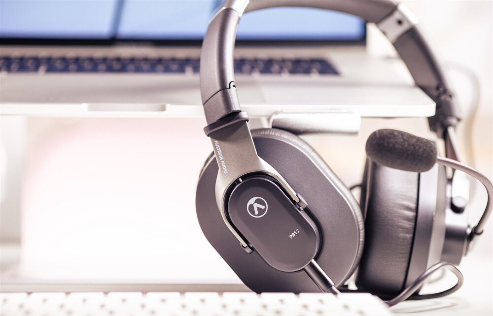 Słuchawki AUSTRIAN AUDIO PB17 dźwięk moc łączność szumy redukcja szumów hałas głośność zakres częstotliwość waga zasilanie ładowanie złącze port wtyczka działanie etui smartfon sterowanie wygoda muzyka