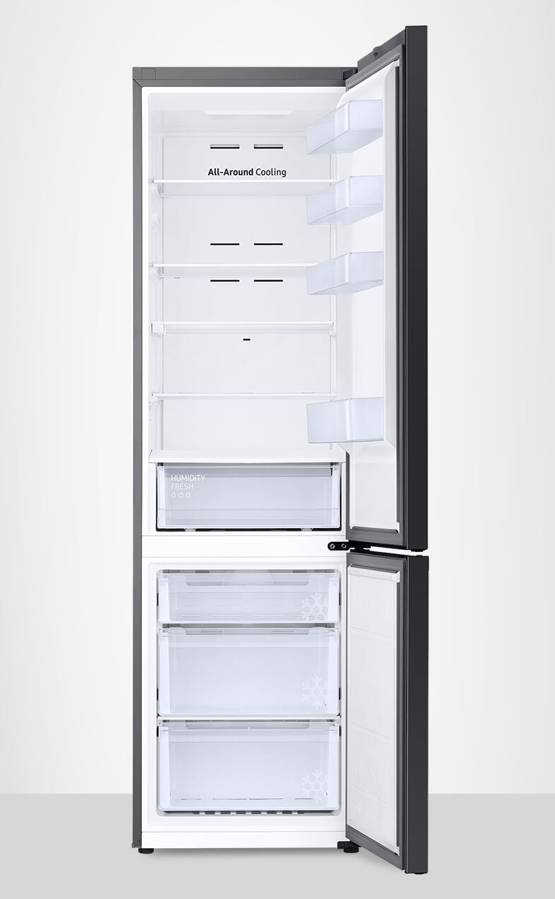 Na zdjęciu widać wnętrze lodówki BESPOKE z czterema pojemnikami drzwiowymi