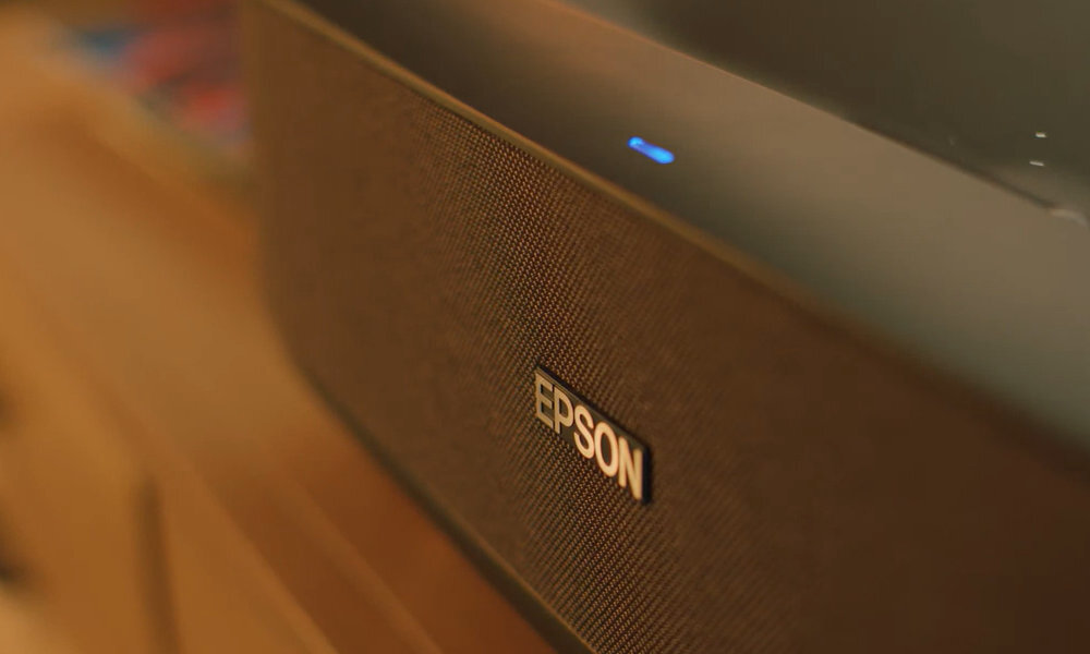 PROJEKTOR EPSON EH-LS300B lekki poręczny funkcjonalny wygodny