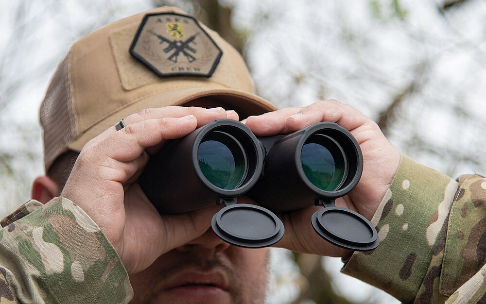 Lornetka DORR Scout optyka waga konstrukcja ogniskowa zoom przybliżenie dioptria muszle oczne obiektywy soczewki pryzmat powłoka gwint okulary obserwacja przyroda sport powiększenie