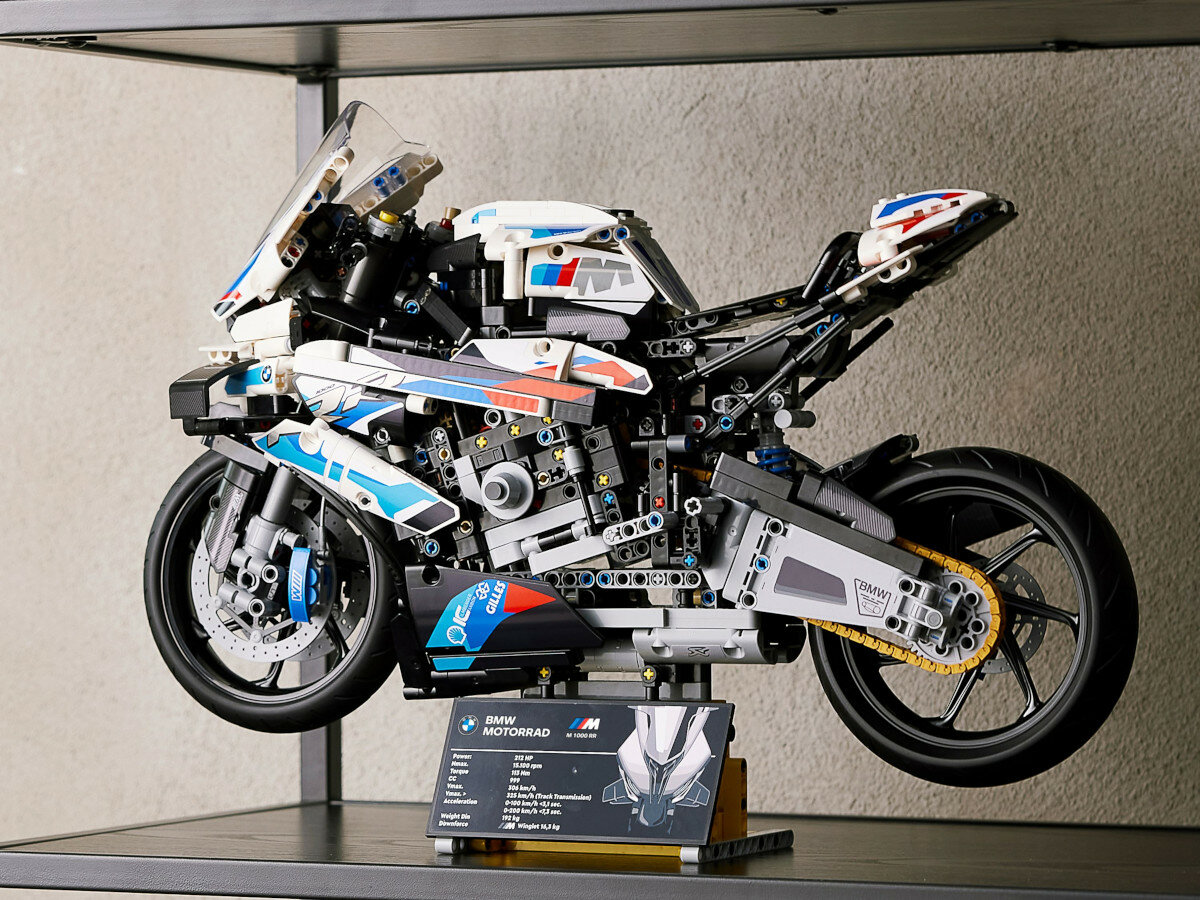 LEGO® Technic BMW M 1000 RR 42130 wyglad