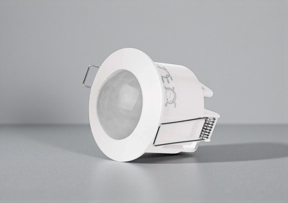 EMOS G1160 kąt detekcji 360° bez tzw. martwych stref 6 metrów mniejszych, jak i średnich wnętrzach - czujnik leżący na płaskiej powierzchni