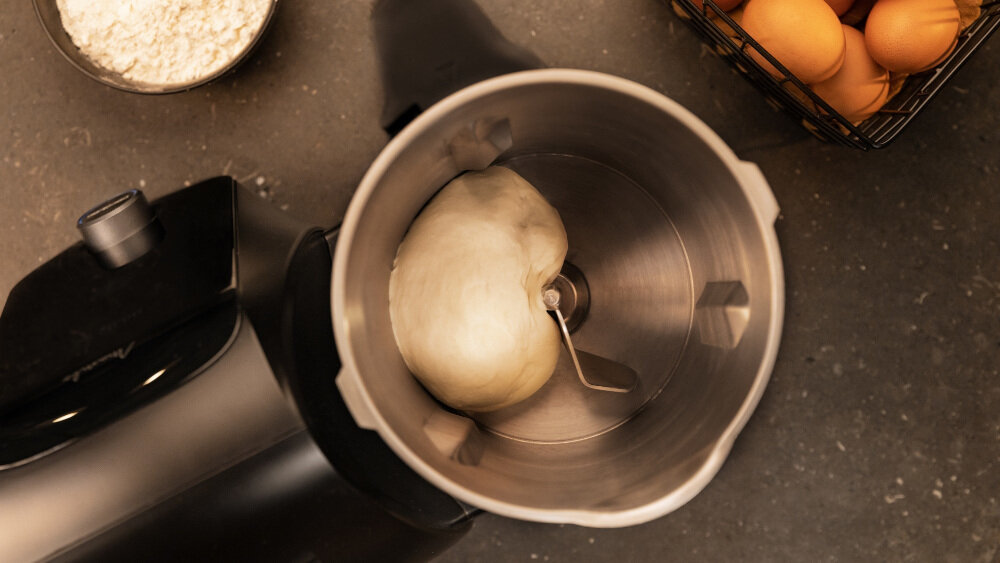 Robot wielofunkcyjny CECOTEC Mambo 12090 1700W z wbudowaną wagą i funkcją gotowania system tnący