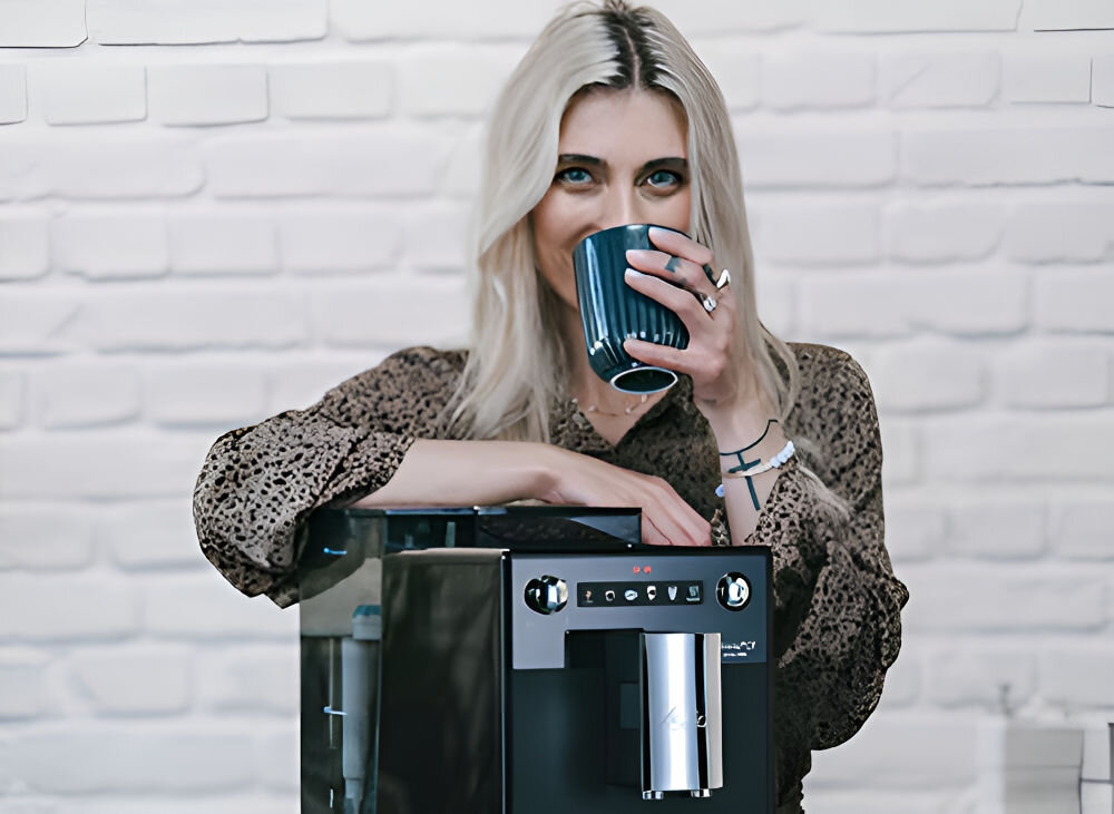MELITTA Latticia OT F30 Еспрессо-машина 0-100 Чорний сталевий млинок Довговічність Ефективність Гнучке регулювання напою Регулювання міцності кави на 3 рівнях Ступінь помелу кави 5 варіантів регулювання висоти носика Використання різних кухлів і чашок Велика універсальність