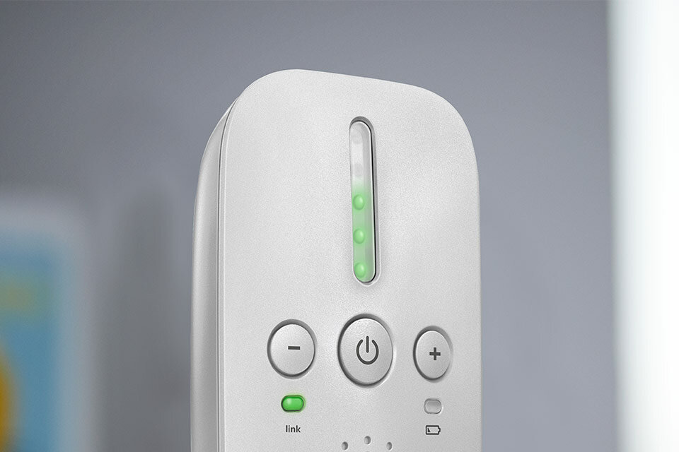 urządzenie reaguje w zależności od natężenia hałasu