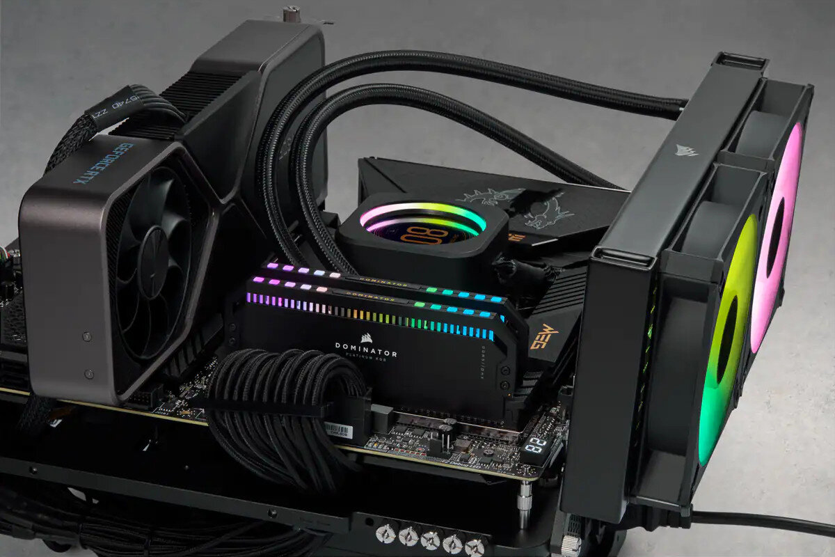 Pamiec RAM CORSAIR Dominator Platinum RGB 32GB 5600MHz zastosowanie cechy wydajność