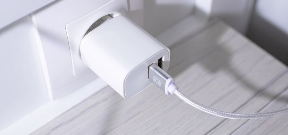 Ładowarka sieciowa<span> Forever </span>LS-03 Biały WAGA OBUDOWA ESTETYKA