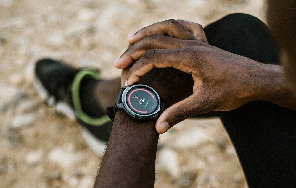 Smartwatch TICWATCH Pro 3 LTE ekran bateria czujniki zdrowie sport pasek ładowanie pojemność rozdzielczość łączność sterowanie krew puls rozmowy smartfon aplikacja