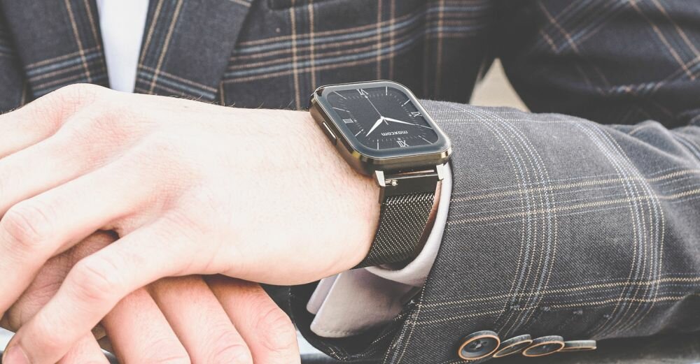 Smartwatche MAXCOM FW45 Aurum 2 ekran bateria czujniki zdrowie sport pasek ładowanie pojemność rozdzielczość łączność sterowanie krew puls rozmowy smartfon aplikacja
