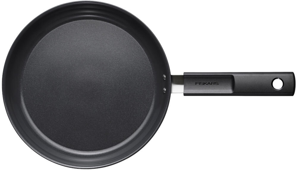 Patelnia FISKARS Hard Face 1052221 20 cm białe tło zdjęcie od góry czarna patelnia powłoka rączka z wysokiej jakości aluminium w pełni pochodzącego z recyklingu dla świadomych użytkowników minimalizuje wpływ na środowisko trwałość odporność na intensywne użytkowanie solidna konstrukcja równomierne rozprowadzanie ciepła