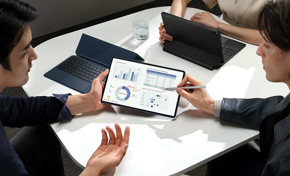 Laptop HUAWEI MateBook E ekran bateria procesor wydajność chłodzenie klawiatura rozdzielczość pojemność porty funkcje pamięć
