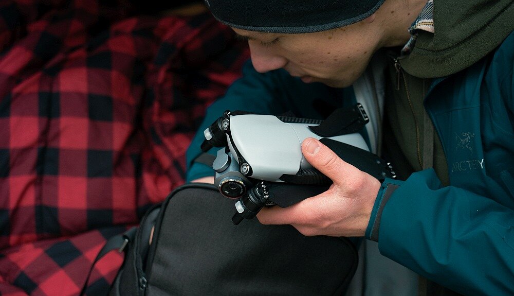 Dron AUTEL ROBOTICS Evo Lite+ bateria lot sterowanie akrobacje czas lotu zasięg funkcje lądowanie kamera rozdzielczość filmy zdjęcia nagrywanie jakość ładowanie aplikacja przesył pilot śmigła stabilizacja fotografia waga wymiary konstrukcja obudowa korpus ramiona silnik