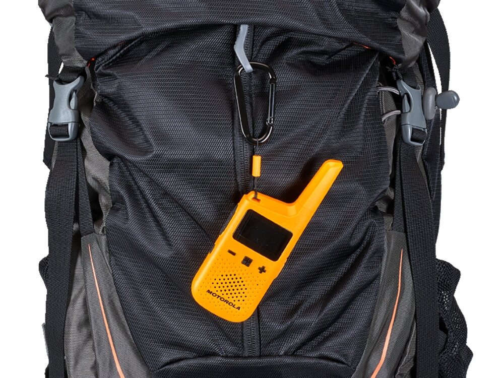 Radiotelefon MOTOROLA Talkabout T72
            przypięty do plecaka obudowa odporna na pył i zachlapania ip54 zaczepy karabińczyk wyświetlacz z podświetleniem prosta obsługa