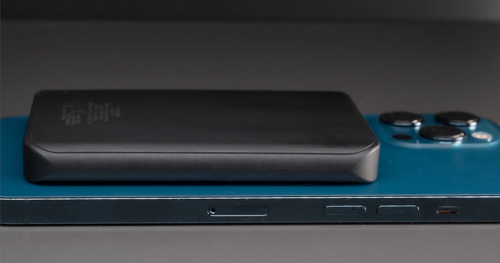 Powerbank 4SMARTS VoltHub UltiMag MagSafe 4000mAh Czarny moc zasilanie