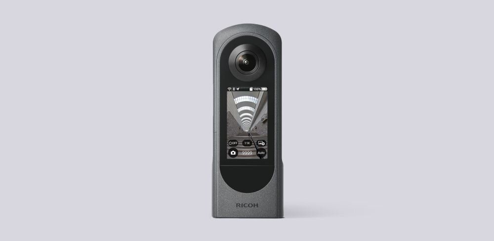 Kamera 360 RICOH Theta X sport montaż nagrywanie stabilizacja montaż edycja filtry ostrość śledzenie tryby bateria akumulator zasilanie ładowanie rozdzielczość filmy obudowa odporność wielkość łączność sterowanie