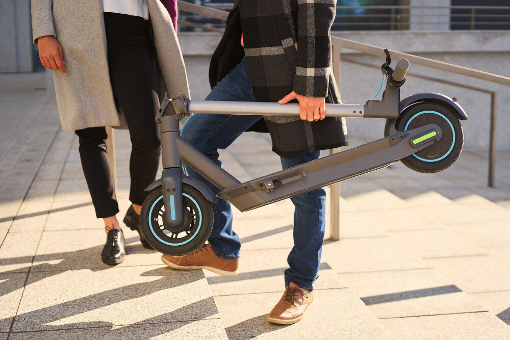Hulajnoga elektryczna MOTUS Scooty 10 Turkusowy rama skladanie
