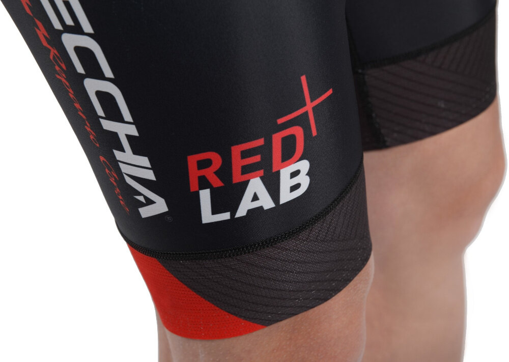 Spodenki rowerowe BOTTECCHIA Red Lab rozmiar S widok na nogi w spodenkach na letnie trasy optymalna wentylacja odRed Labwadzanie wilgoci przewiewne materiały ciało nie przegrzewa się do jazdy szosowej aerodynamiczne dopasowanie pełna swoboda ruchów